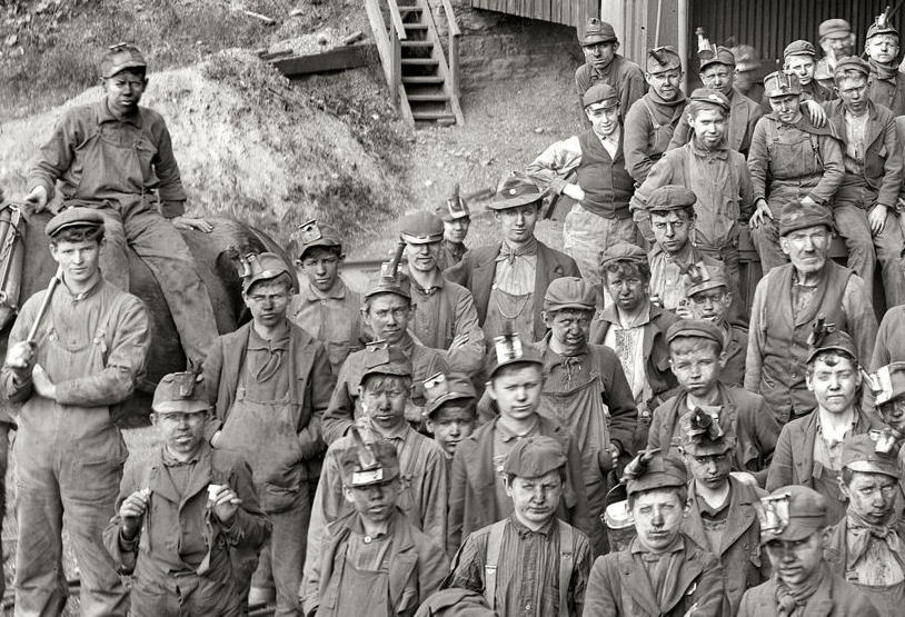 http://www.miningartifacts.org/Copy__2__of_Mine_Boys_-_Woodward_Breaker_-_PA.jpg